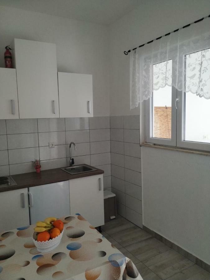 Apartment Tomo Razanj Exterior photo
